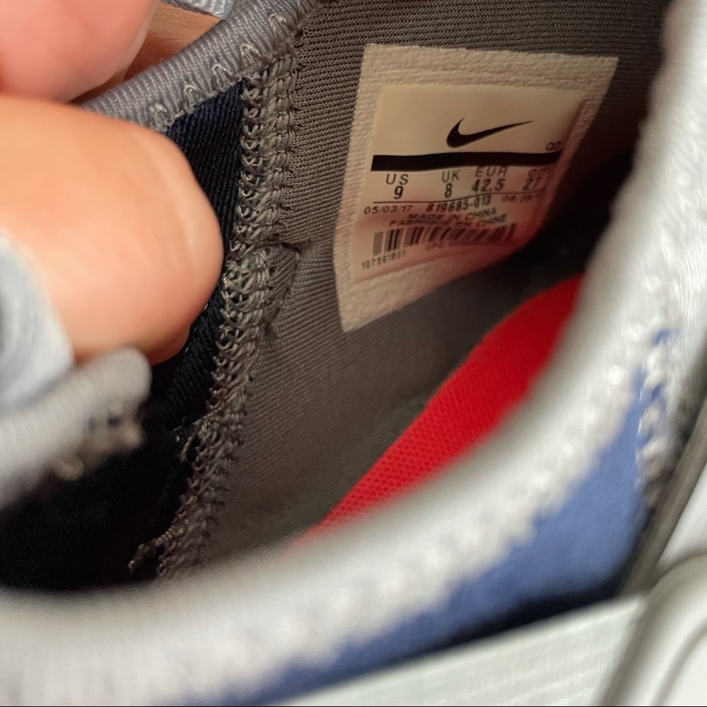 Nike Air Hurache Shoes - image 3